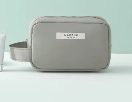 Large Capacity Nylon Makeup Bag – Durable Zip-Close Cosmetics Bag for Travel & Everyday Use